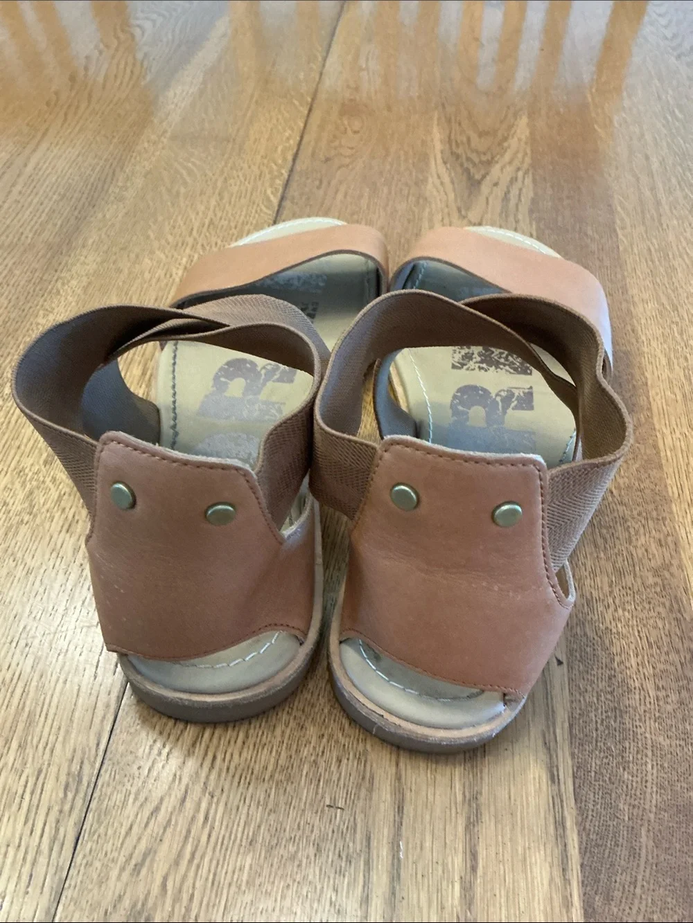 Sorel Tan and Brown Crisscross Elastic Strap Sandals